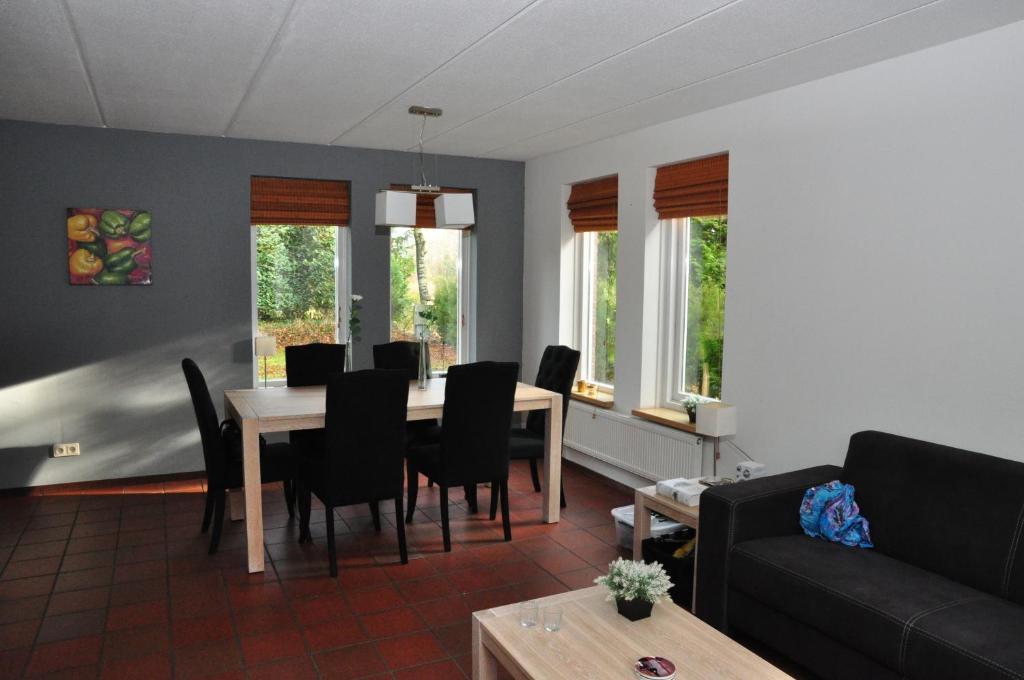 Vakantiepark De Bronzen Eik Sellingen Room photo